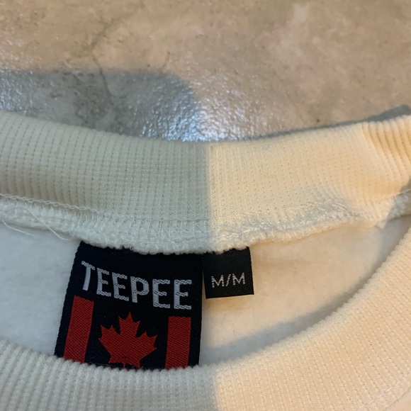 Vintage Banff crewneck - Picture 4 of 4